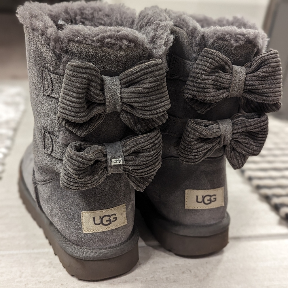 🩶 UGG Bailey Corduroy Bow Boots